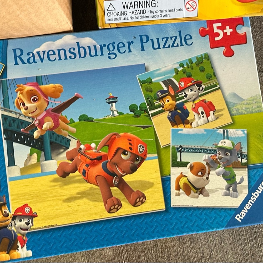 Paw patrol Ravensburger Magnetic Train Station Puzzle